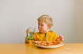 孩子处于生长发育期，不宜节食减肥