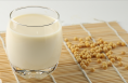 专家建议：日常饮食中科学增豆加奶