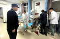男子误饮农药险象迭生 大荔民警紧急护送与“死神”赛跑