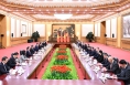 习近平同吉尔吉斯斯坦总统扎帕罗夫会谈
