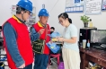 國網(wǎng)渭南供電公司：用電“體檢”筑防線 開學(xué)服務(wù)暖人心