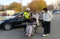 暖心護航！臨渭交警助力行動不便考生順利赴考