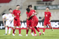 12强赛首胜！中国男足补时3:2绝杀越南队