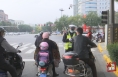 渭南交警携手志愿者 倡导文明出行