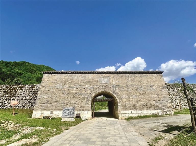 记者 陈志涛摄老县城并非是一座县城,而是周至县厚畛子镇的一个小山村