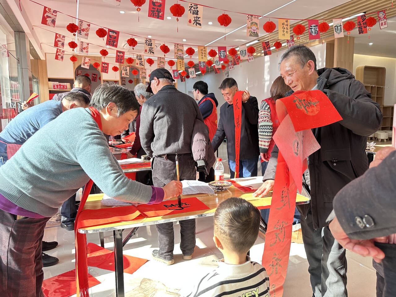 第一视点·记者手记丨“让人民过上幸福生活是头等大事”——三个重建村的温暖记忆