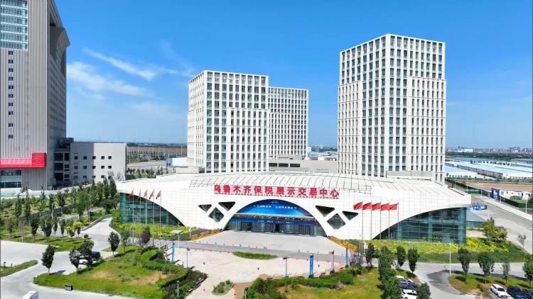 時政微視頻丨瞰新疆