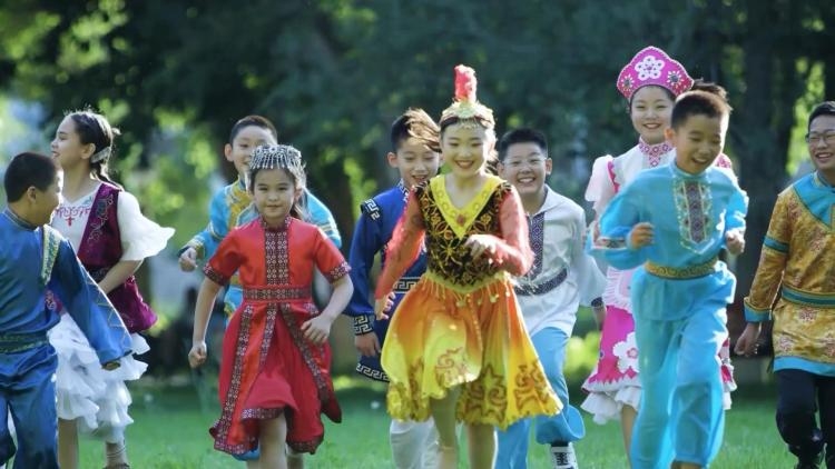 時政微視頻丨瞰新疆