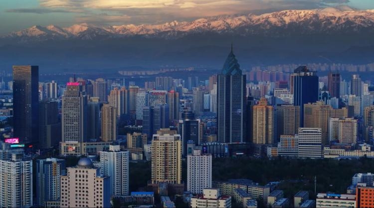 時政微視頻丨瞰新疆