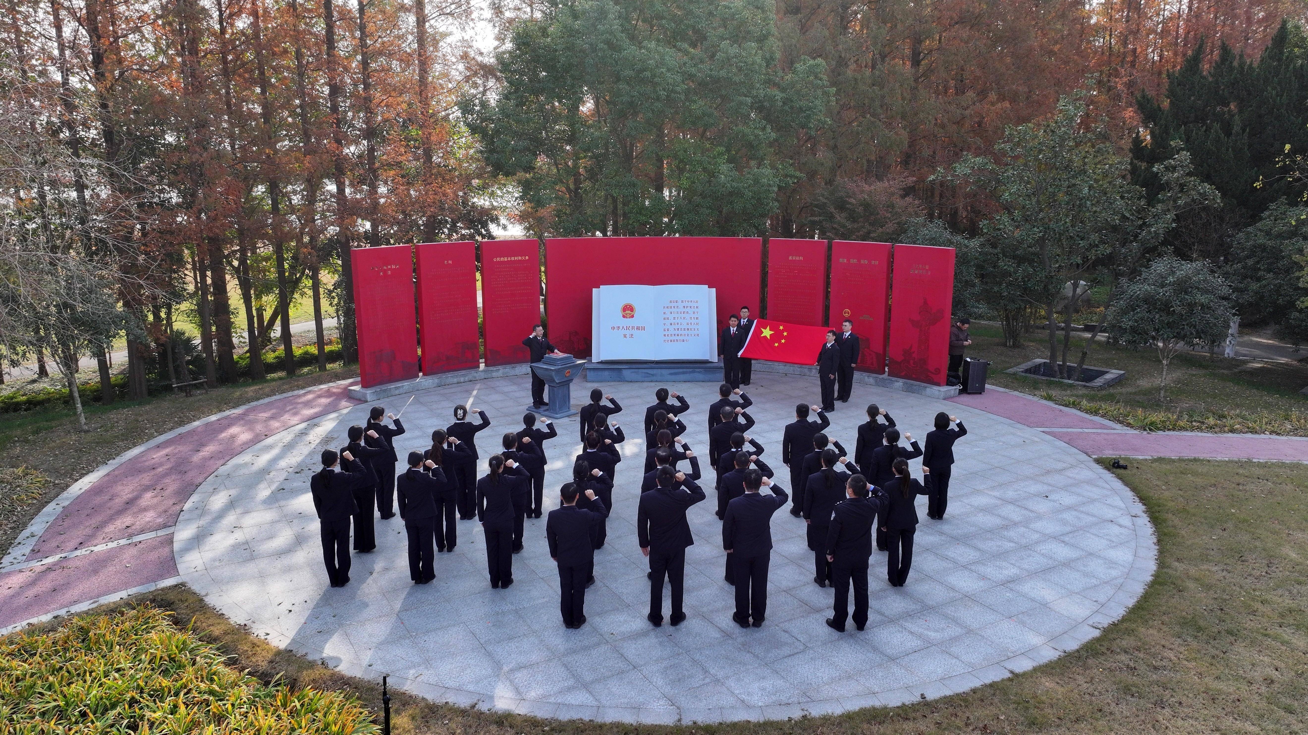 時政微觀察丨為推進中國式現(xiàn)代化營造良好法治環(huán)境