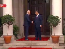 视频丨中美元首会晤开始前 习近平同拜登握手合影