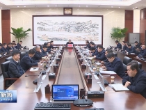 市政府党组理论学习中心组举行集体学习和法治专题讲座 陈晓勇主持会议