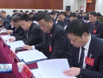 奋力谱写中国式现代化建设的渭南新篇章
中共渭南市委六届六次全会暨市委经济工作会议召开
听取市委常委会工作报告 安排全年各项重点任务　
樊维斌讲话 薛振虎到会指导 陈晓勇部署经济工作 王琦出席