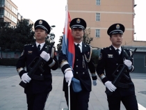 渭南市公安局举行2024年中国人民警察节升警旗宣誓仪式