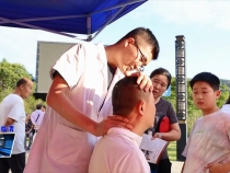 臨渭區(qū)：逛中醫(yī)藥文化“夜市”  享受“健康大餐”