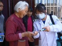 临渭区卫健局：筑牢防返贫屏障 助力乡村振兴