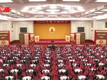 习近平向全国各族人民 向港澳台同胞和海外侨胞拜年