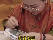 一起看“尔滨”向亚冬会国际贵宾展示的非遗