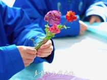 送你一朵小红花！致敬每一位闪闪发光的“她”！