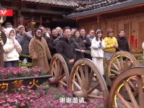 丽江考察 游客邀请习近平总书记喝咖啡