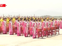习近平离开河内 越南总理范明政前往机场送行