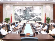 市委召開常委會(huì)會(huì)議 傳達(dá)學(xué)習(xí)貫徹中央有關(guān)文件省上有關(guān)會(huì)議精神 部署生態(tài)環(huán)境保護(hù)穩(wěn)增長“三夏”生產(chǎn)等工作 樊維斌主持會(huì)議
