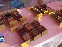 逛中醫(yī)藥文化夜市  市民家門口享健康