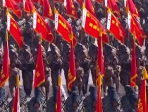 高燃回顧黨的十八大以來數次閱兵現場