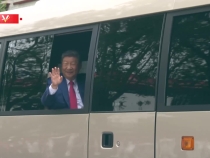 習近平在出席西藏自治區成立60周年慶祝活動后返回北京