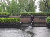 暴雨中那抹濕透的背影，是上上服務最溫暖的守護1
