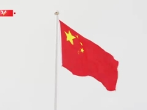 我國(guó)第一艘電磁彈射型航空母艦入列 習(xí)近平出席入列授旗儀式并登艦視察