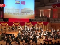 習近平夫婦同西班牙國王費利佩六世夫婦一同觀看音樂會