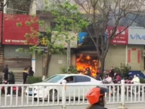 4月13日 渭南一弹棉花店铺发生火灾