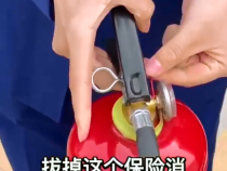 【普法小剧场】消防姐姐告诉你该怎样正确使用灭火器