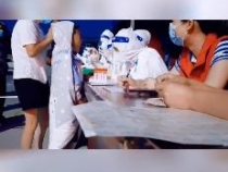 萌娃去做核酸 对流程轻车熟路