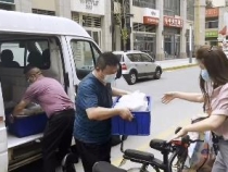 爱心企业送餐暖人心