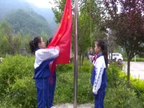 华州金堆镇：任家滩村村民自发举行升国旗仪式 喜迎国庆