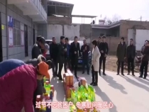 冬寒慰问   让贫困户笑着过年