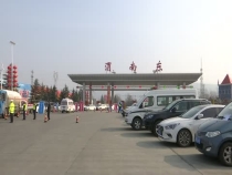 临渭区7名政协委员向防疫一线工作人员捐赠一万三千余元的物资