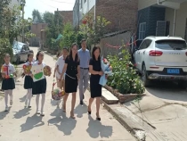临渭区滨河小学携手陕西省书法家协会知名书法家开展“心系老兵 情暖八一”慰问活动