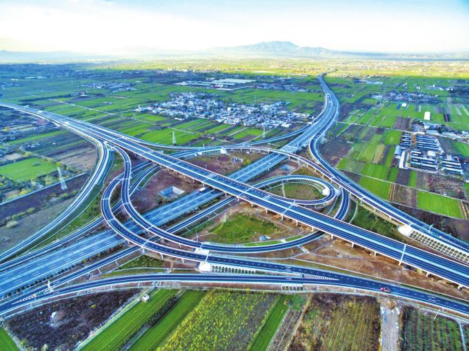 陕西着力强化全国综合交通枢纽地位，大力发展枢纽经济、门户经济、流动经济。